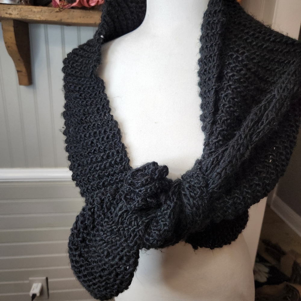 BUNDLE OF SCARVES LEOPARD,WHITE AND GOLD BROWN AND BLACK